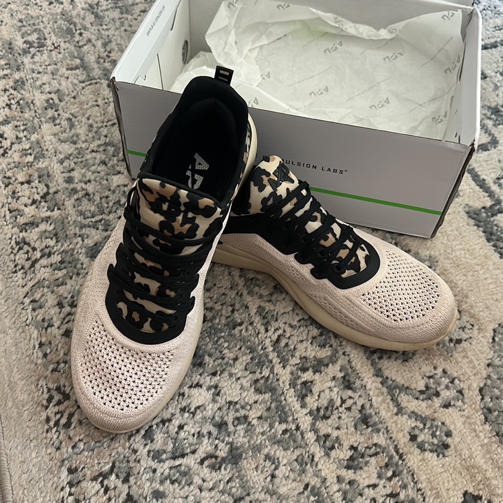 APL tech loom tracer leopard print shoes, women’s size 10